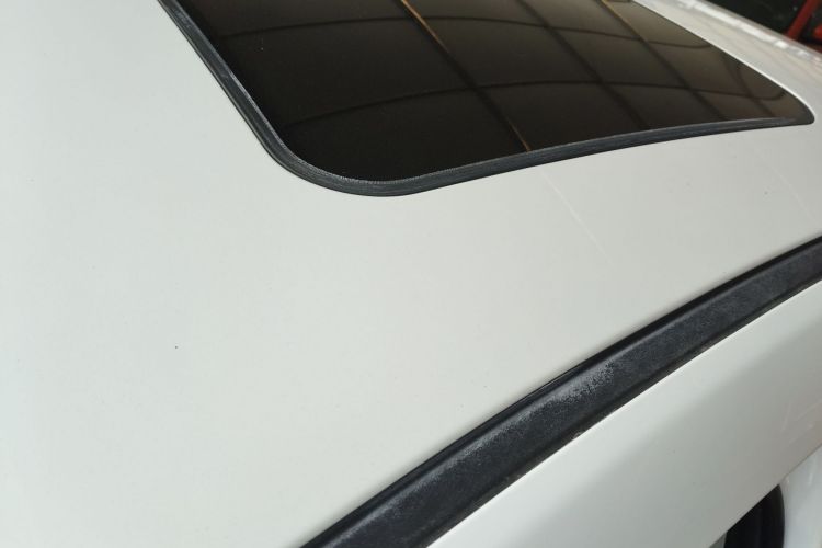 MG GT 2017 car image #29