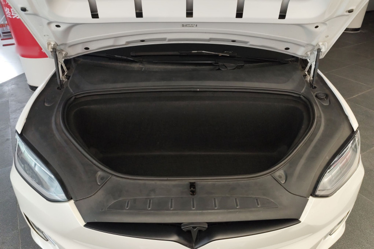 Tesla Model X 2019 car image #29