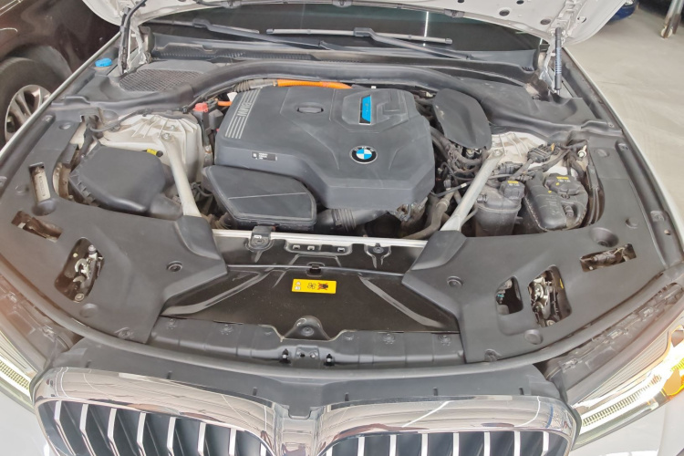 BMW M5 New Energy 2022 car image #29