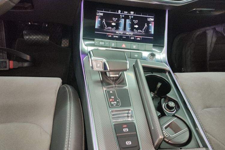 Audi A6 2021 car image #29