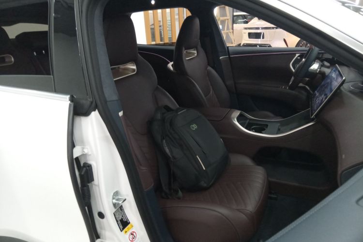 Avatr 11 2024 car image #29