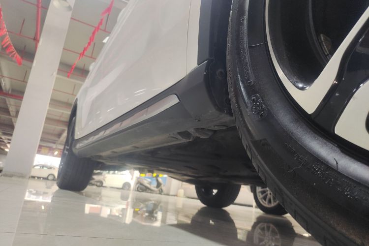 Mercedes-Benz GLA Class 2018 car image #29