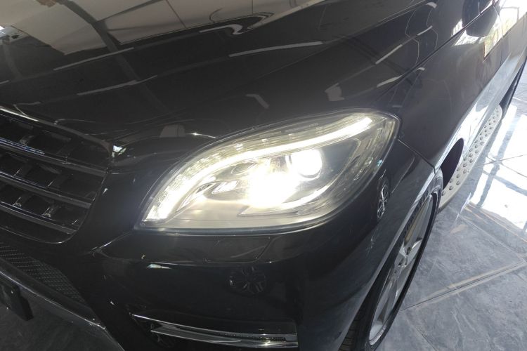 Mercedes-Benz M Class 2015 car image #29