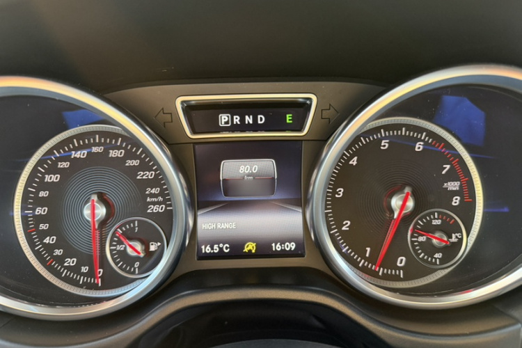 Mercedes-Benz G Class 2016 immagine di auto #29