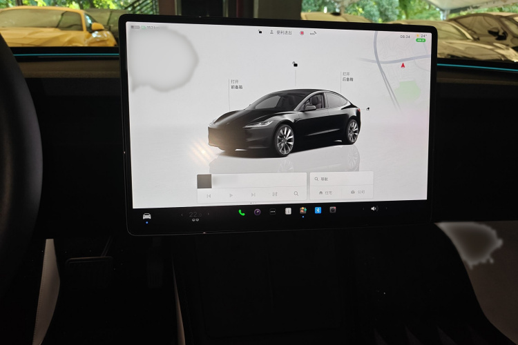 Tesla Model 3 2023 car image #29