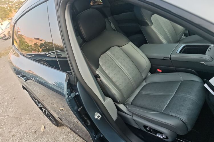 Zeekr 7X 2024 car image #29