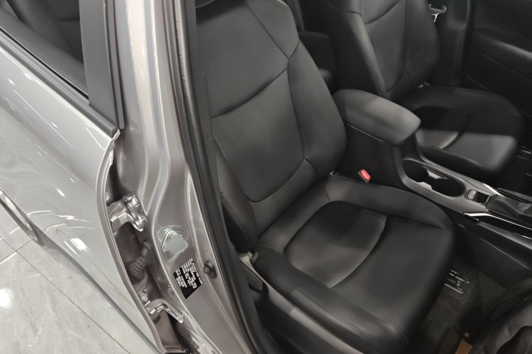 丰田 卡罗拉锐放 2023 汽车图片 #29