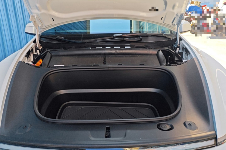 特斯拉 Model Y L 2025 汽车图片 #29