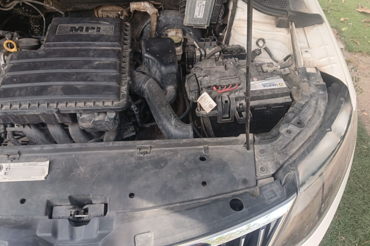 Skoda Rapid 2017 car image #29