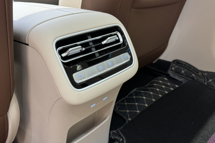 Chery 2025 immagine di auto #29