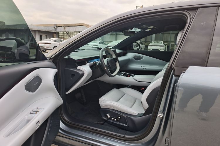 Lynk & Co 2024 immagine di auto #29