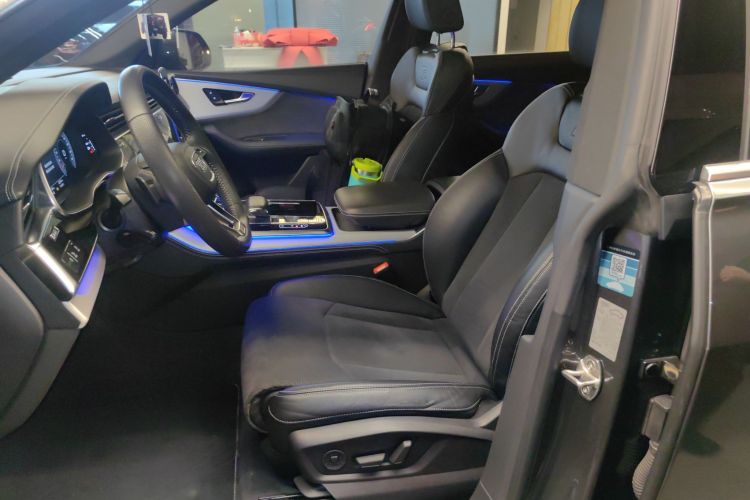 Audi Q8 2019 car image #29