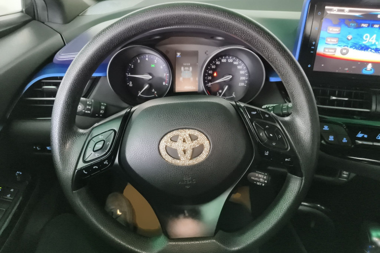 Toyota C-HR 2018 car image #29