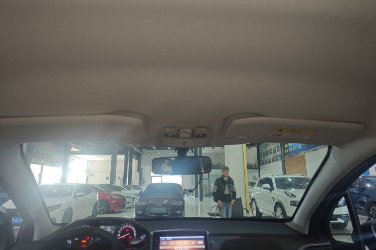 Peugeot 2008 2016 car image #29