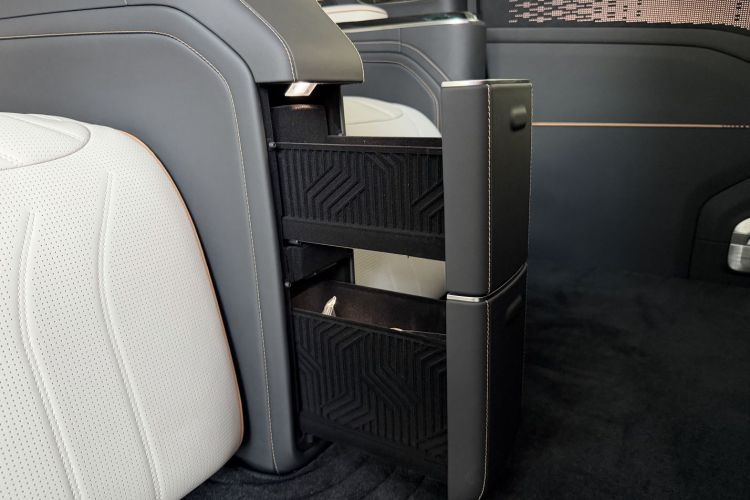 极氪 极氪009 2024 汽车图片 #29