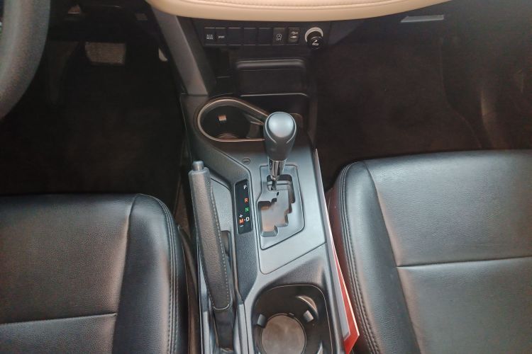 Toyota RAV4 2018 #29 Toyota RAV4 2018 car image #29