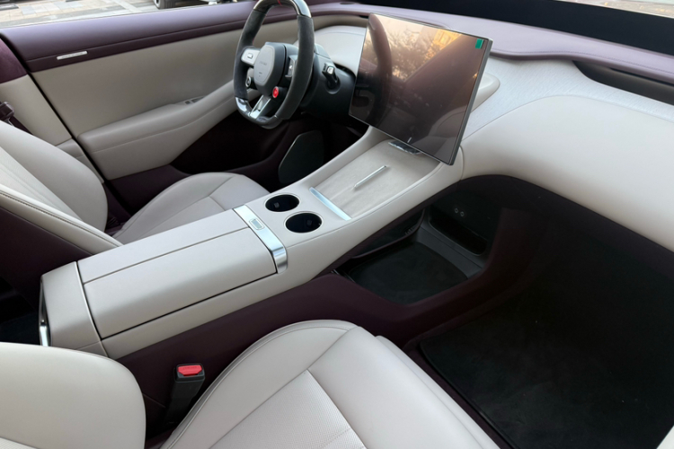 小米汽车 小米YU7 2025 #29 小米汽车 小米YU7 2025 汽车图片 #29