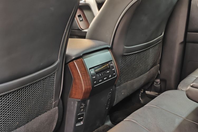 Toyota Land Cruiser Prado 2017 car image #29