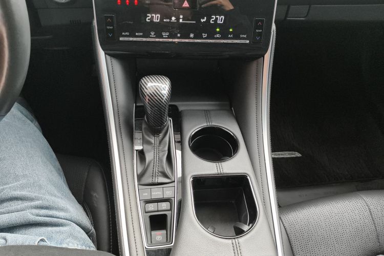 Toyota Avalon 2023 car image #29