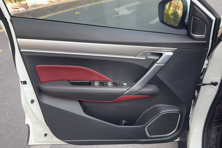 GEELY Coolray 2020 car image #29