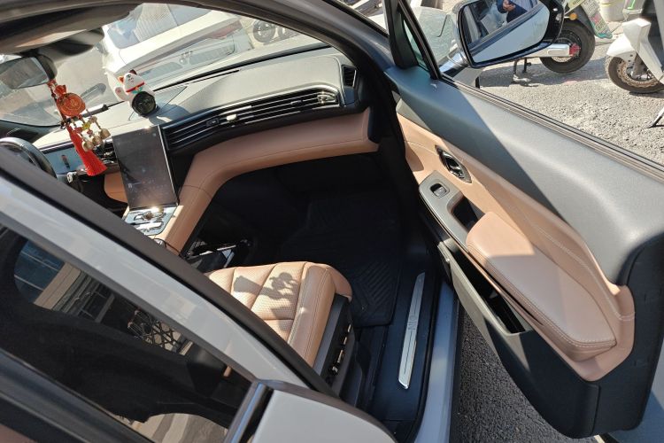 NIO ES8 2021 car image #29
