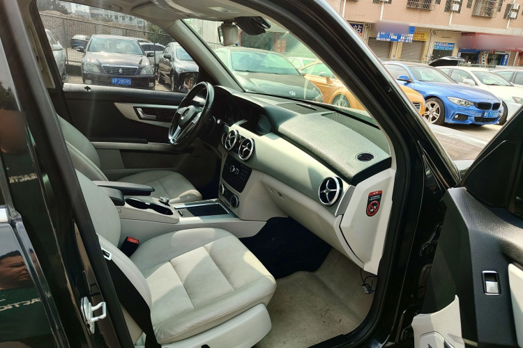 Mercedes-Benz GLK Class 2015 car image #29