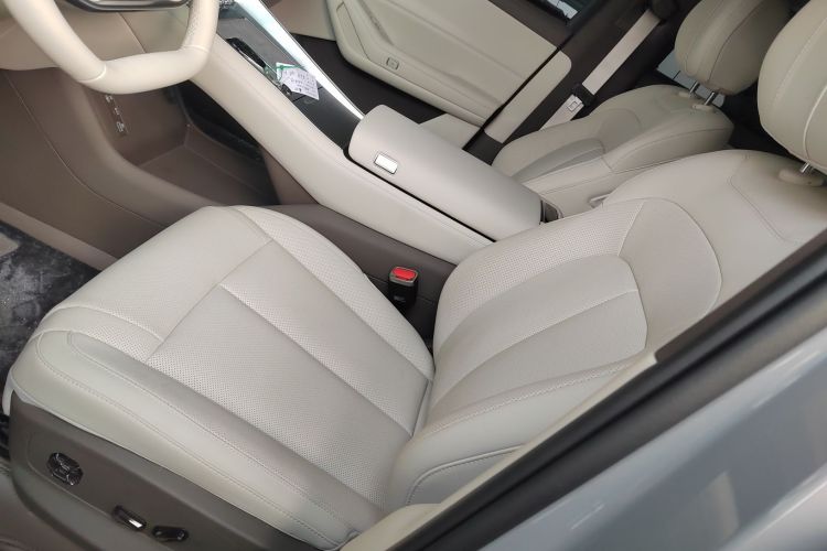 Denza 2025 car image #29