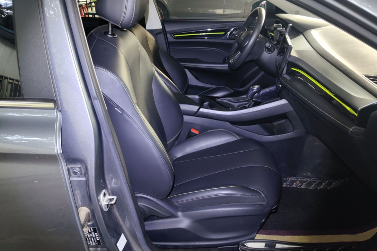 Roewe i5 2023 #29 Roewe i5 2023 car image #29