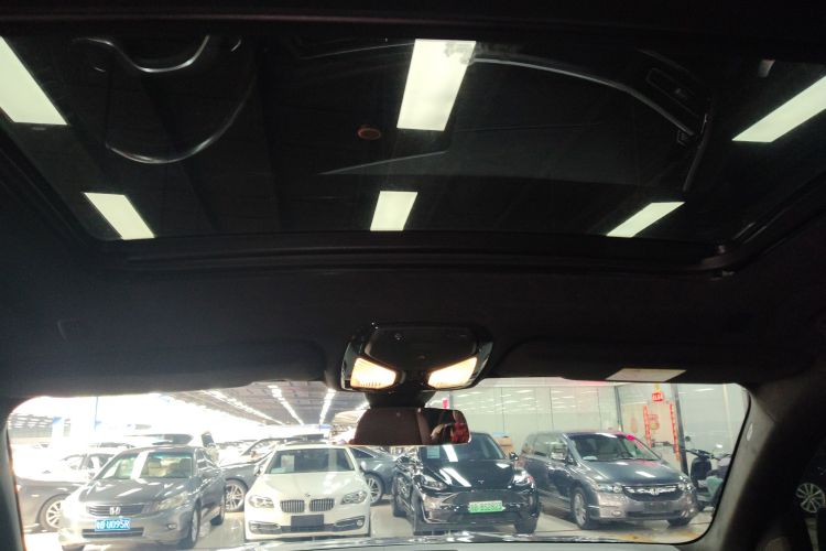 BMW X7 2020 car image #29