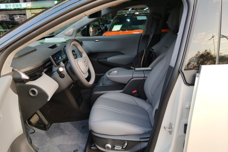 Zeekr X 2024 immagine di auto #29