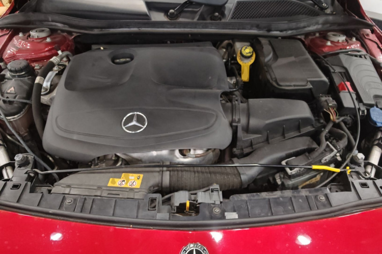 Mercedes-Benz GLA Class 2020 car image #29