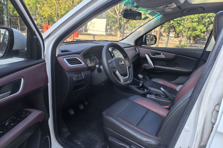 SWM斯威汽车 SWM斯威X7 2017 汽车图片 #29