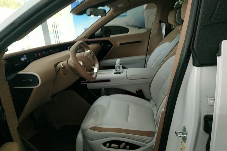 Avatr 07 2025 car image #29