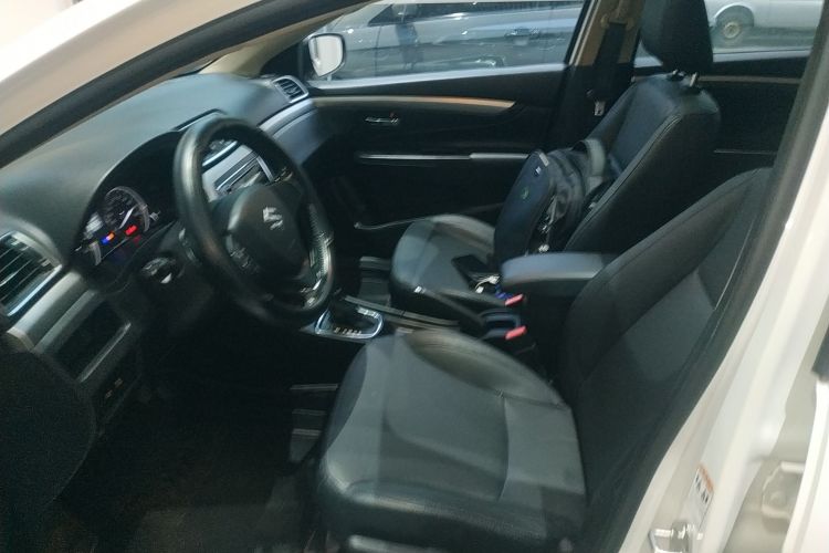 Suzuki Ciaz 2017 изображение автомобиля #29