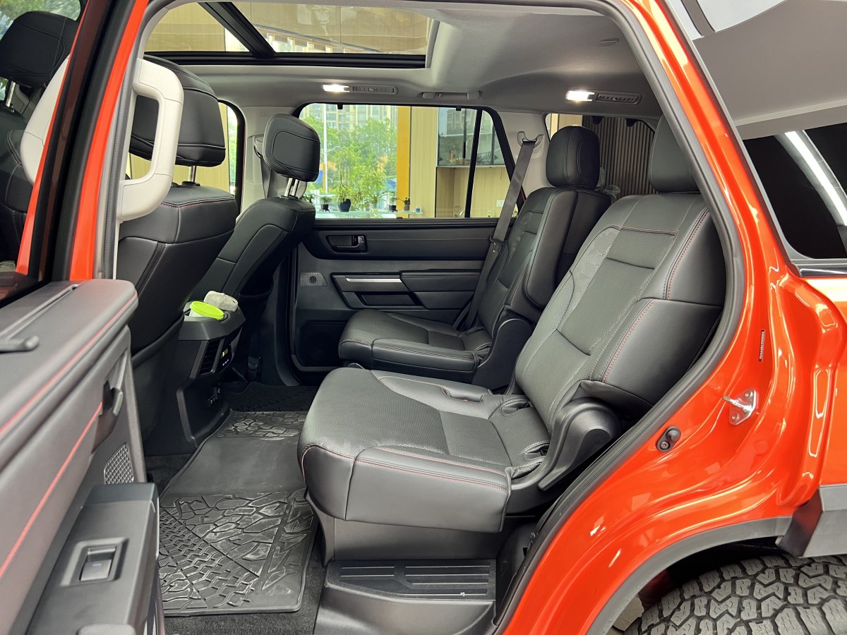 Toyota Sequoia 2024 #29 Toyota Sequoia 2024 imagen de coche #29