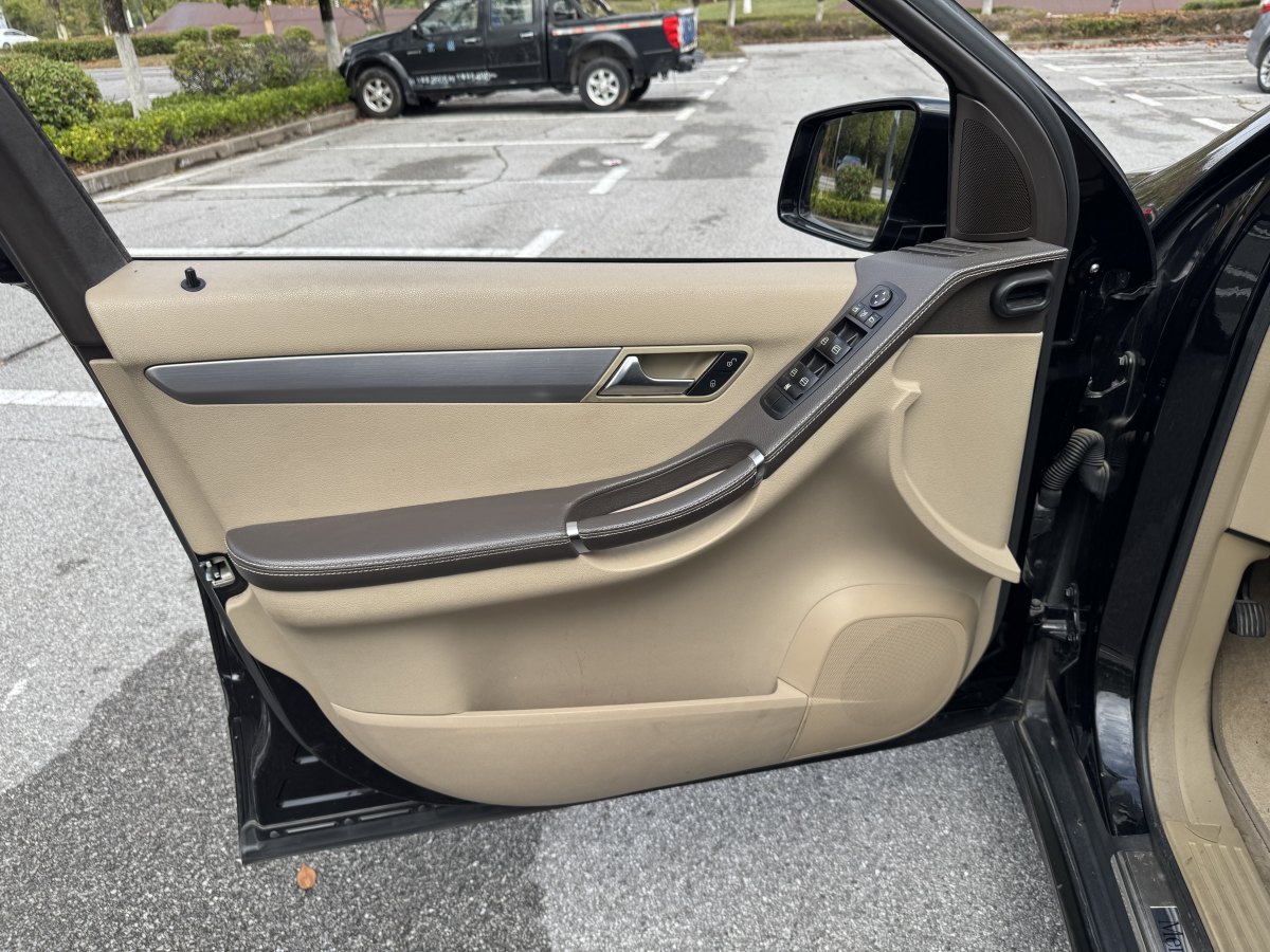 Mercedes-Benz R Class 2013 car image #29