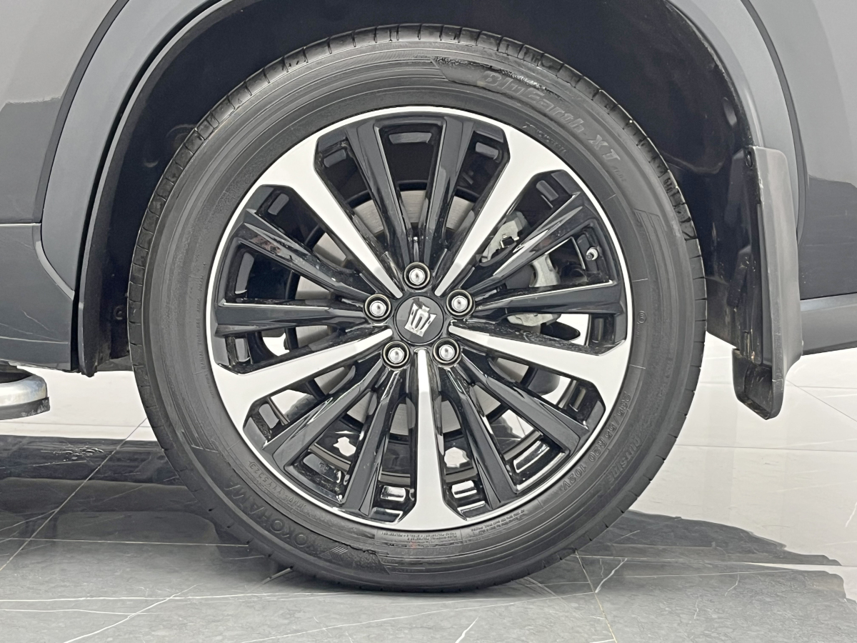 Toyota Crown Kluger 2024 immagine di auto #29