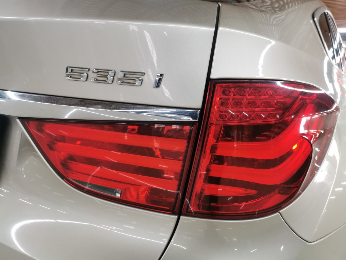 BMW 5 Series GT 2010 #29 BMW 5 Series GT 2010 immagine di auto #29