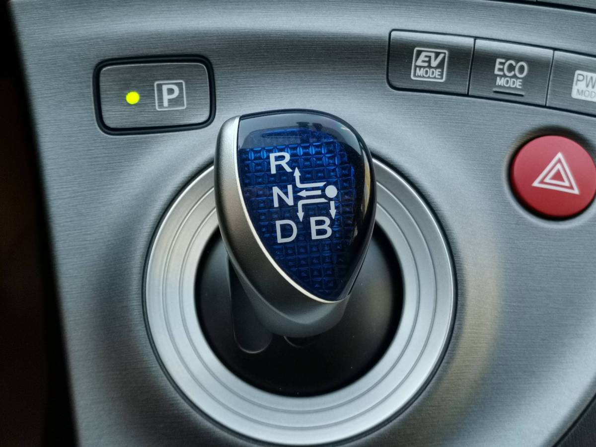 Toyota Prius 2015 car image #29