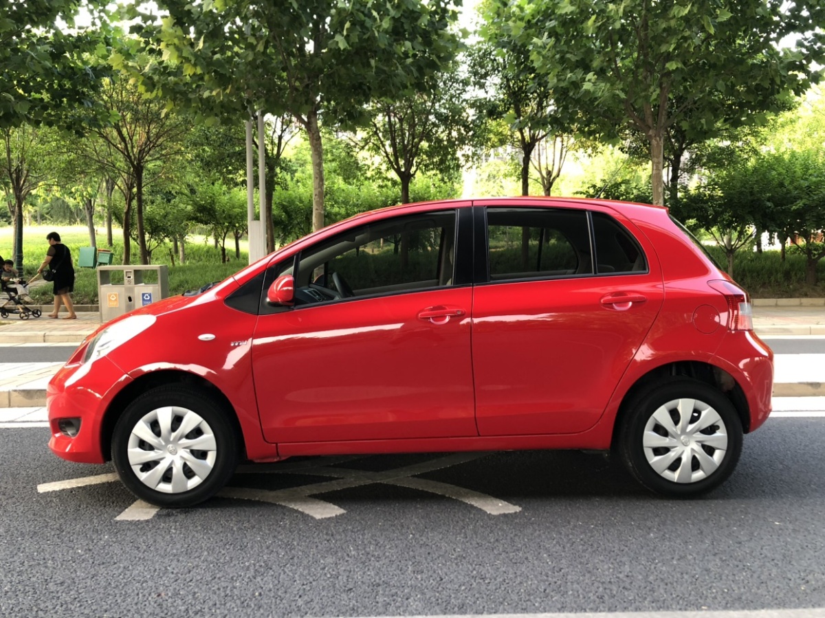 Toyota Yaris 2013 imagem de carro #29