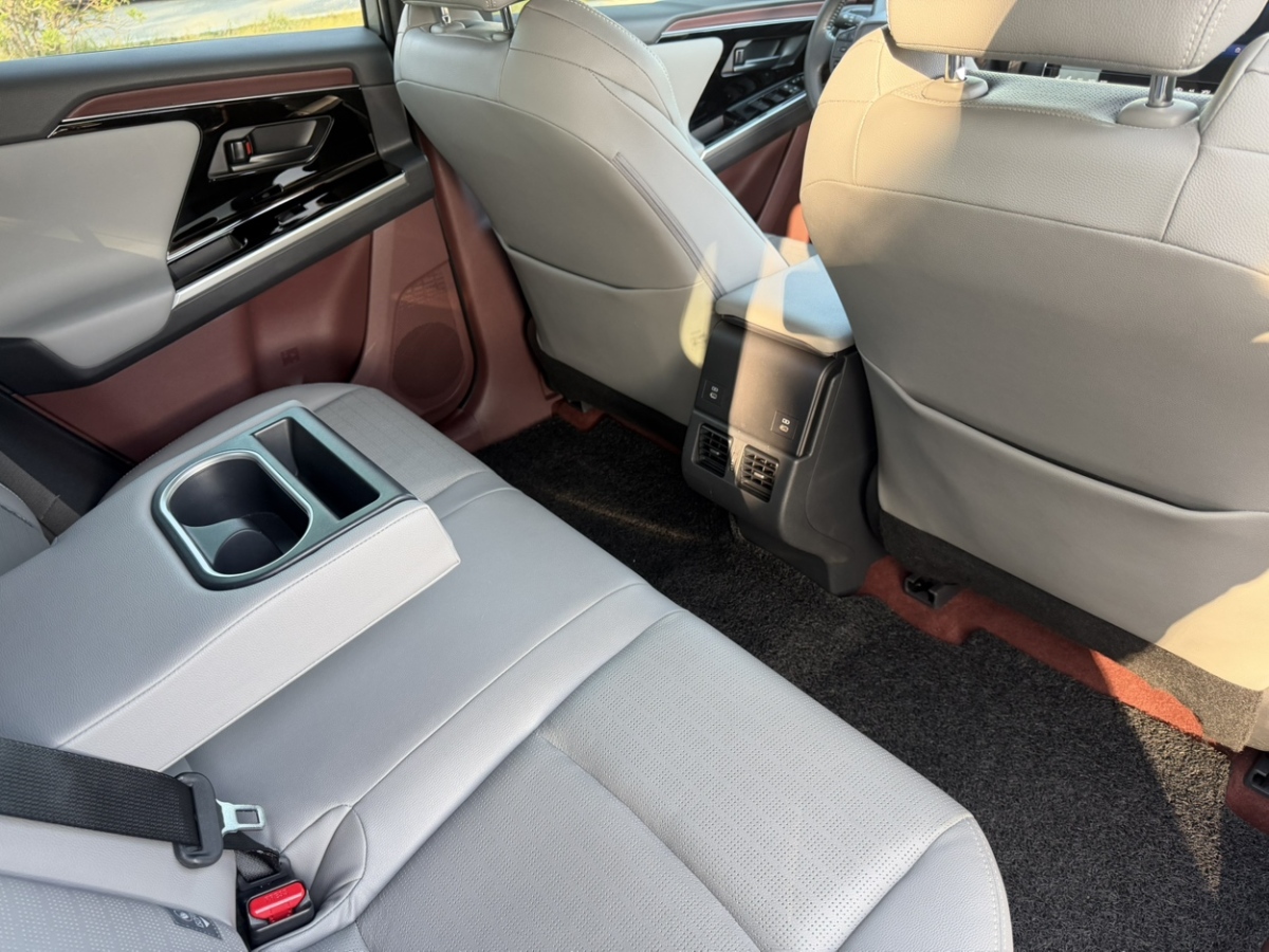 Toyota bZ4X 2022 изображение автомобиля #29