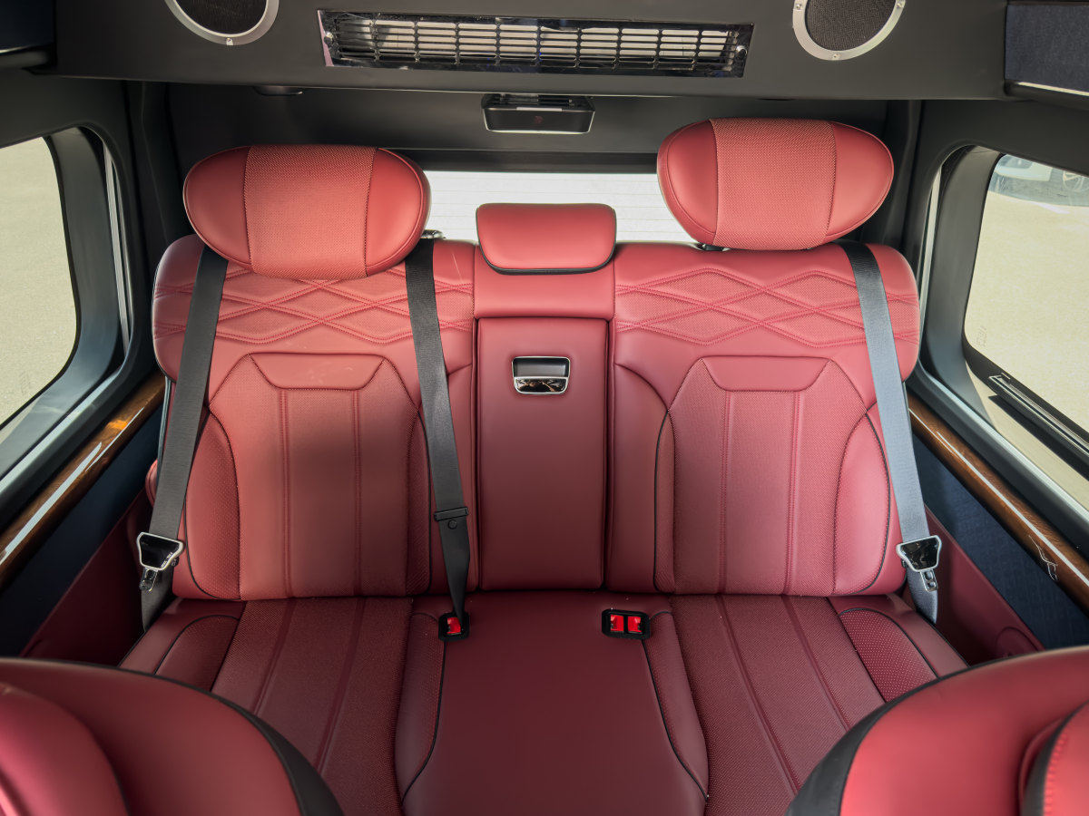 Toyota Hiace 2024 car image #29