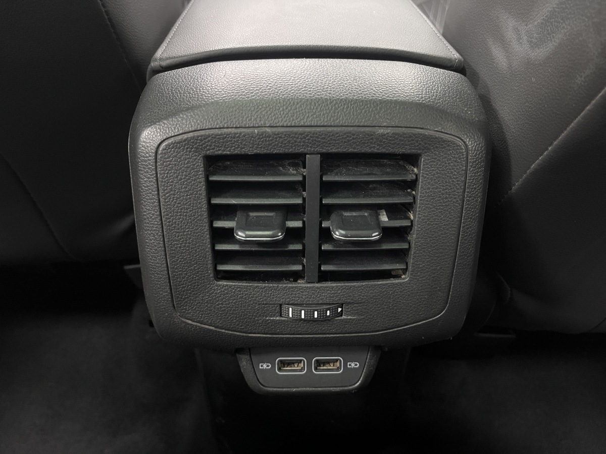 Volkswagen T-Cross 2019 car image #29