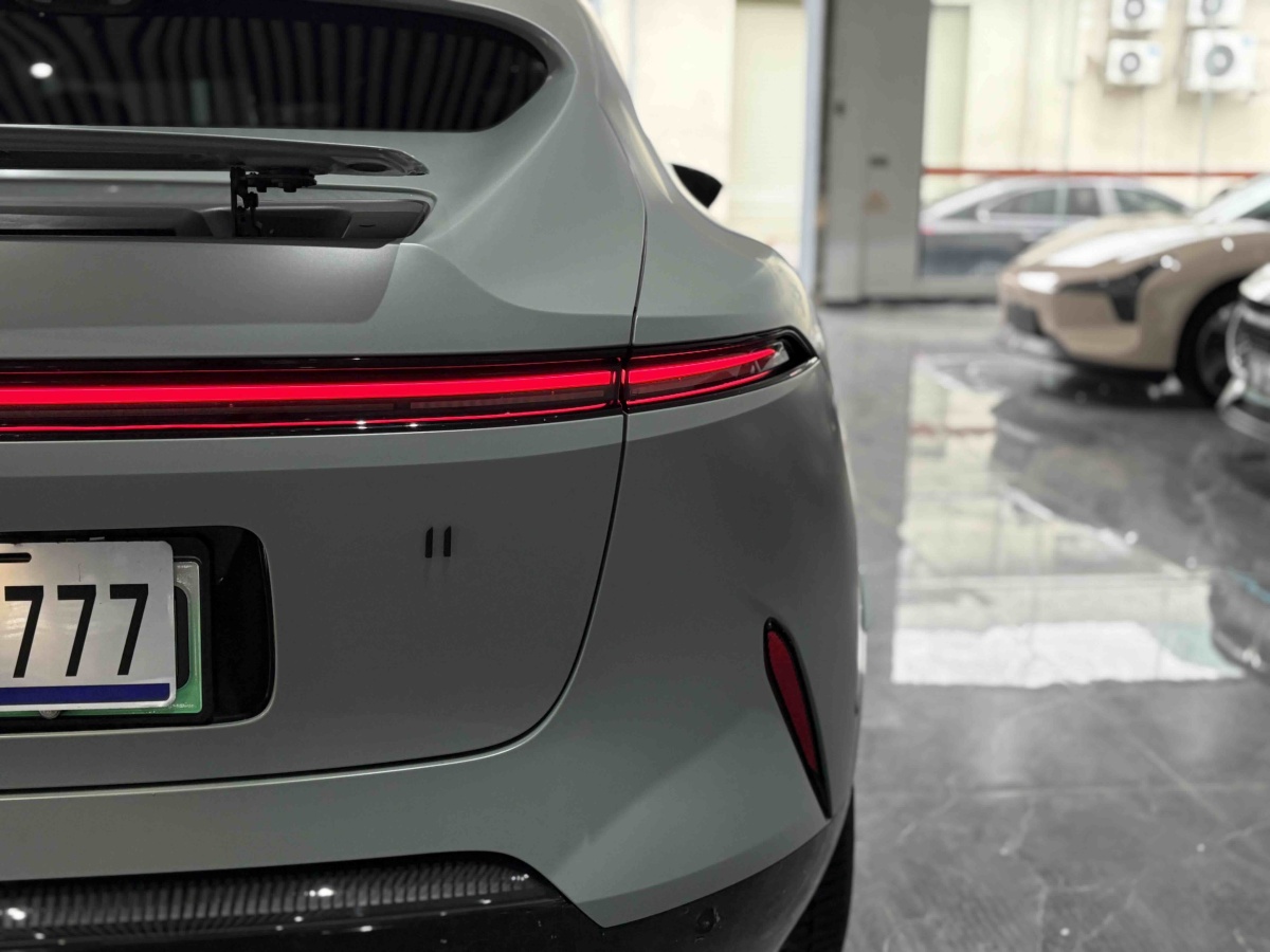 Avatr 11 2023 car image #29