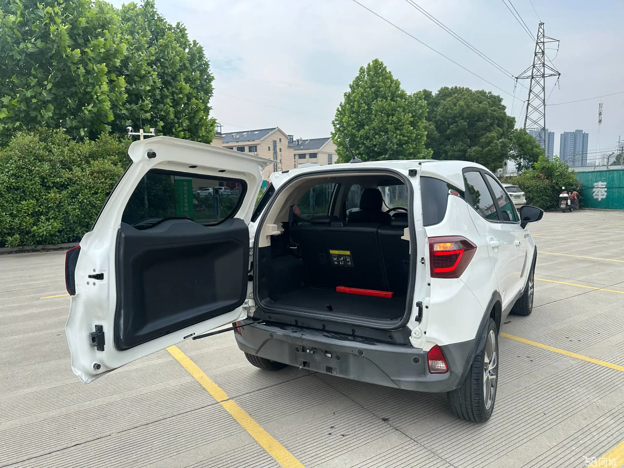 BYD Yuan 2018 صورة سيارة #29