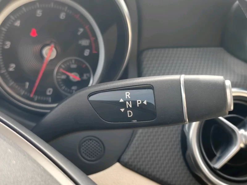 Mercedes-Benz GLA Class 2017 car image #29