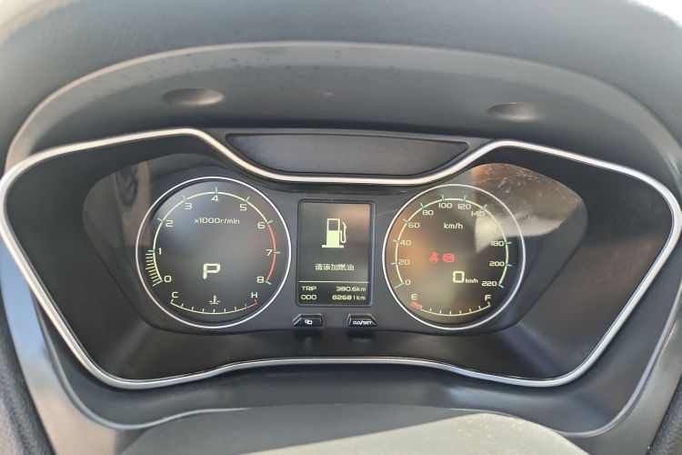 GEELY Vision X6 2018 immagine di auto #12