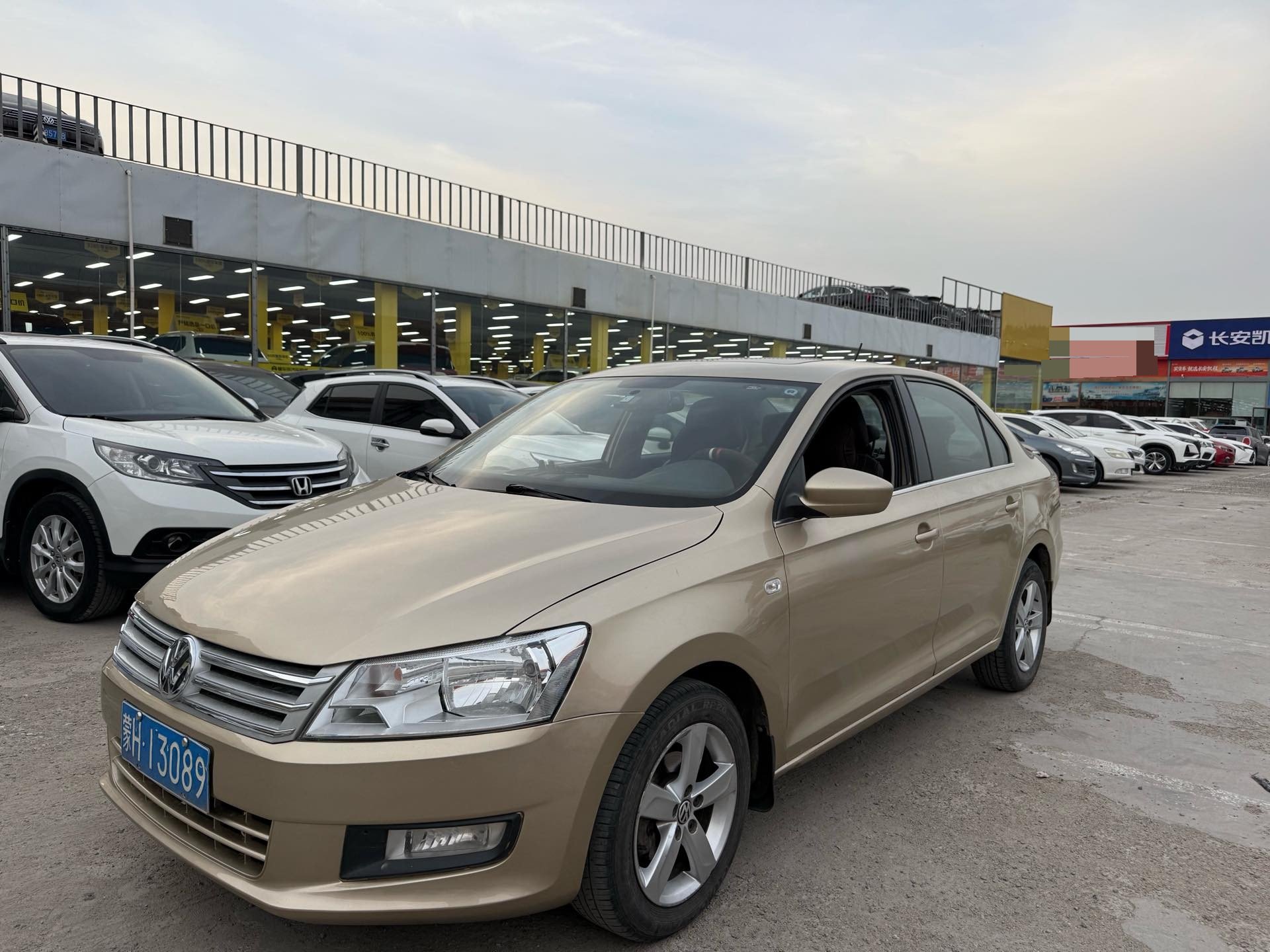 Volkswagen Santana 2014 car image 