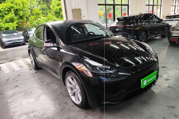 Tesla Model Y 2023 #4 Tesla Model Y 2023 car image #4