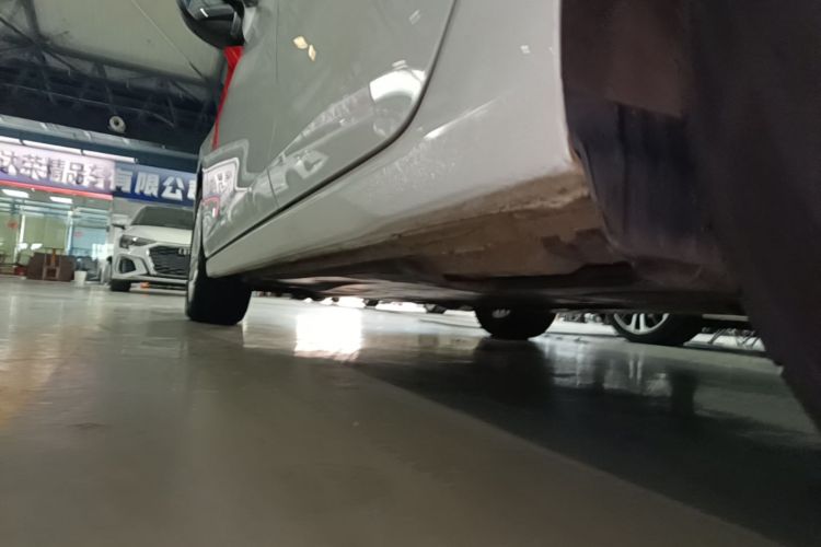 Volkswagen Golf 2023 immagine di auto #27